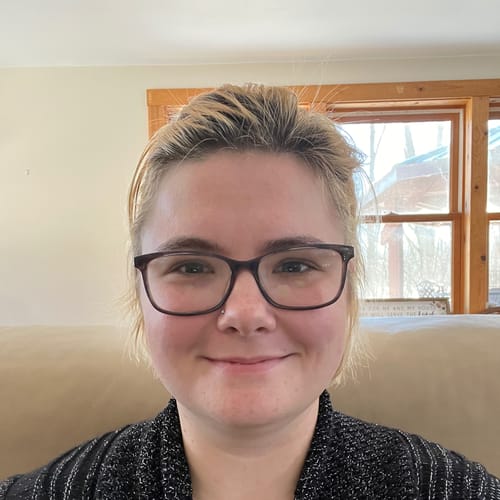 Headshot of Danae Knowles, LPC