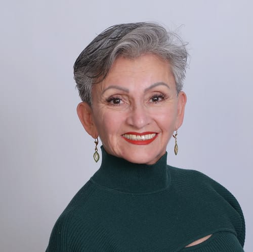 Headshot of Rosa Latorre-Gross, LMHC