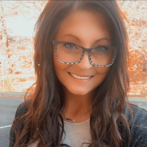 Headshot of Courtney McKinney, LPCC