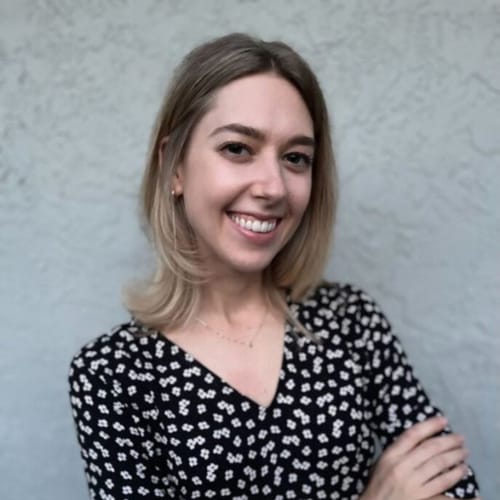 Headshot of Sara Schluender, LMHC