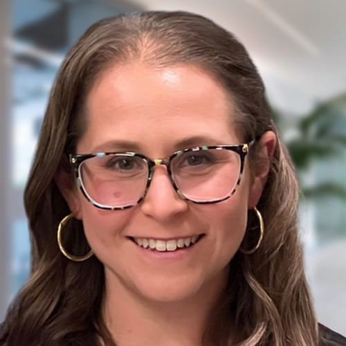 Headshot of Dina Smith, LCSW