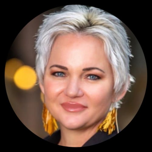 Headshot of Elizabeth Scott, LCSW