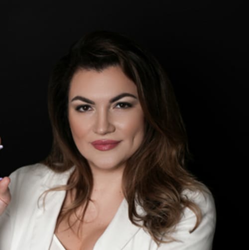 Headshot of Elina Golub, CRNP