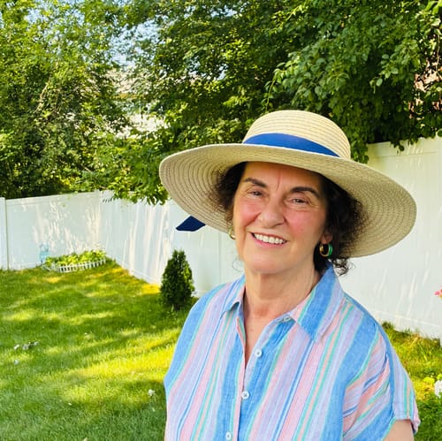 Headshot of Linda Najar, LMSW