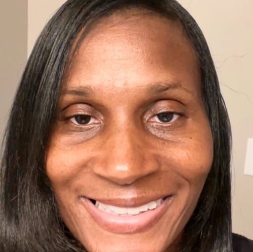 Headshot of Chewanda Moore, LPC