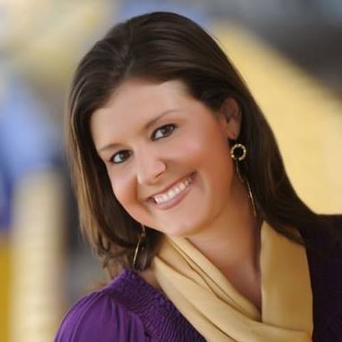 Headshot of Karen Reeder, LMFT