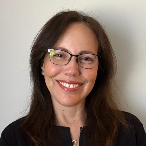 Headshot of Amabel Quinones, LICENSED_PSYCHOLOGIST