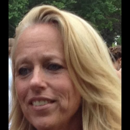 Headshot of Karen Dellonte, LMHC