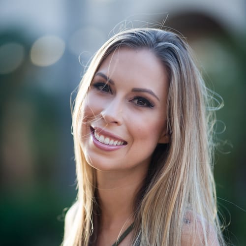Headshot of Sandee Holliday, LMFT