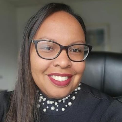 Headshot of Latanya Bates, LCSW
