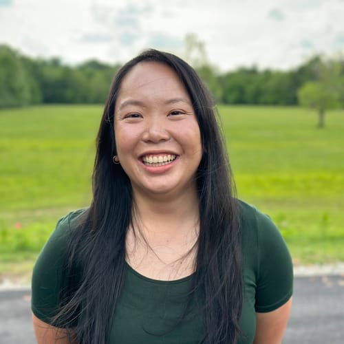 Headshot of Deanna La, LCSW