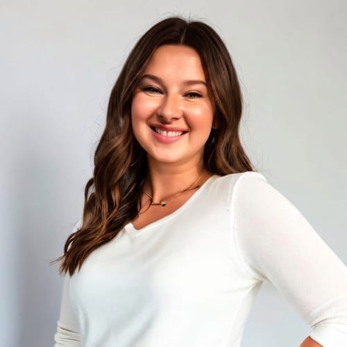 Headshot of Rachel Davis, LCSW