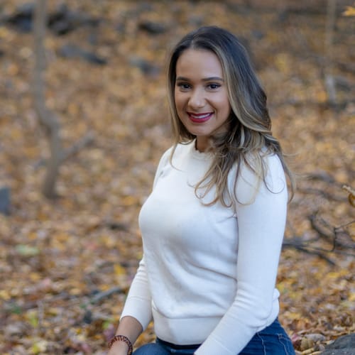 Headshot of Yanira Colon, LCSW