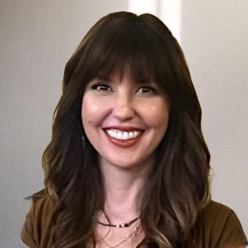 Headshot of April Poolson, LPC