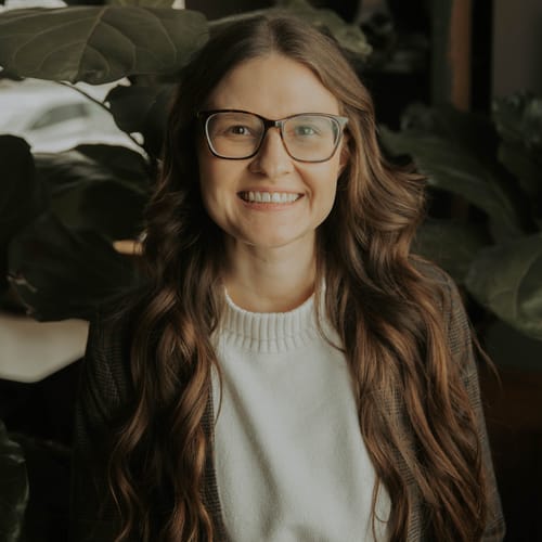 Headshot of Taylor Niese, LCSW