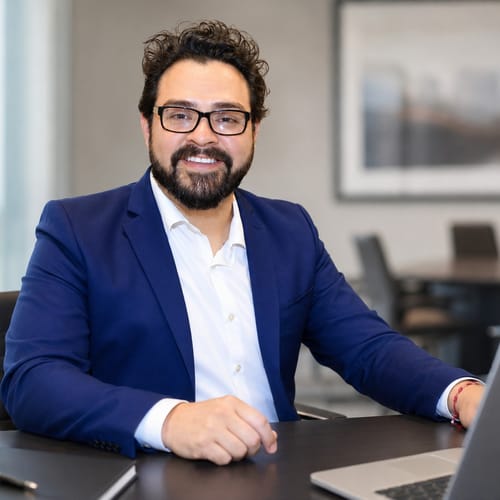 Headshot of Gerardo Wence-Muñoz, LPC