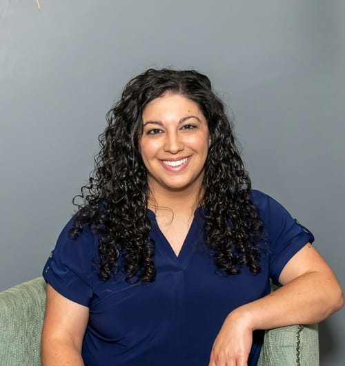 Headshot of Laura Glover, LPC
