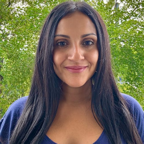 Headshot of Pearl Ramos, LCSW