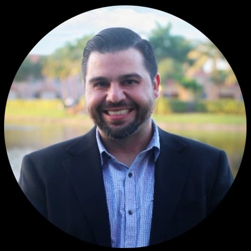 Headshot of Alex Zuccaro, LCSW