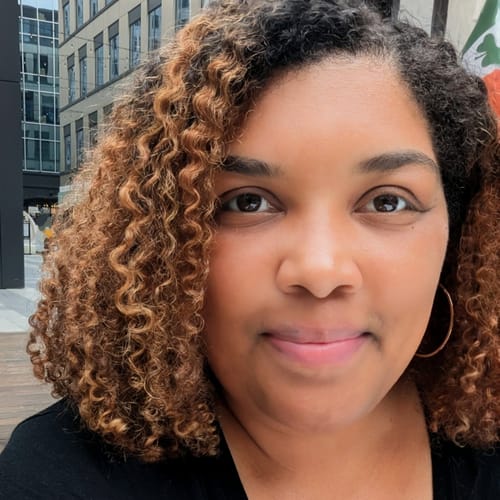 Headshot of Varayna Cordell, LPC