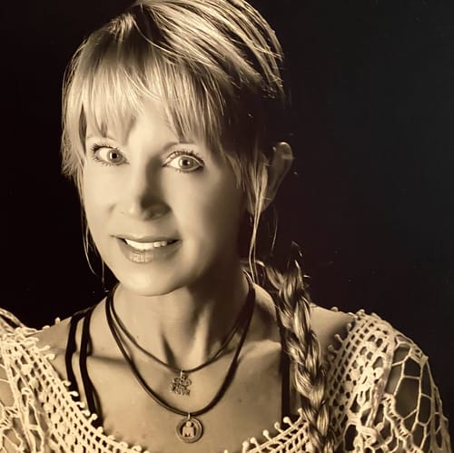Headshot of Dana Cardwell, LPC