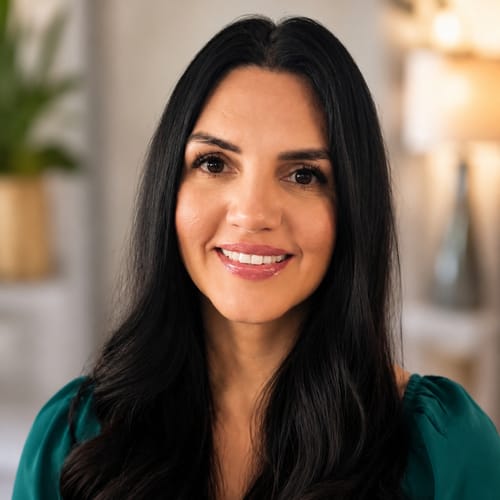Headshot of Sively Garcia, LMHC