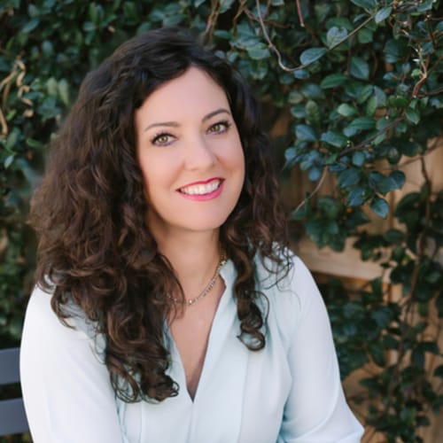Headshot of Leslie De Graaf, LMHC