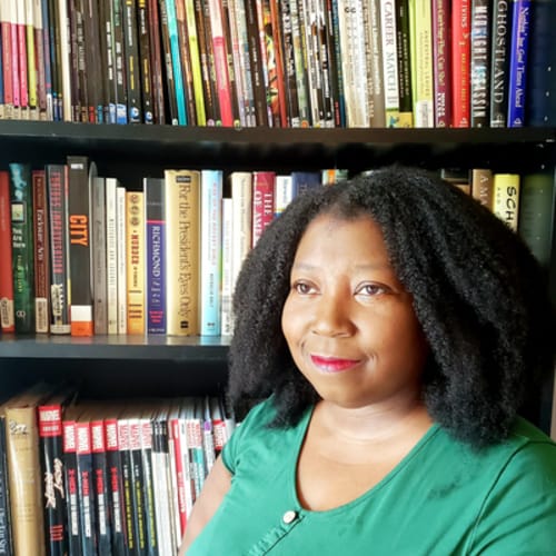 Headshot of Ebony Mack, LCSW