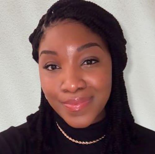 Headshot of Romanza McAllister, LCSW