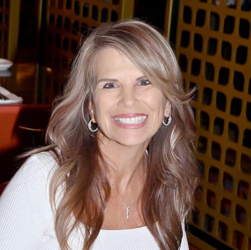 Headshot of Lisa Lee, LPCC