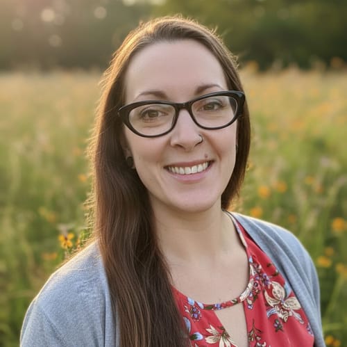 Headshot of Elizabeth Jennings, LCMHC
