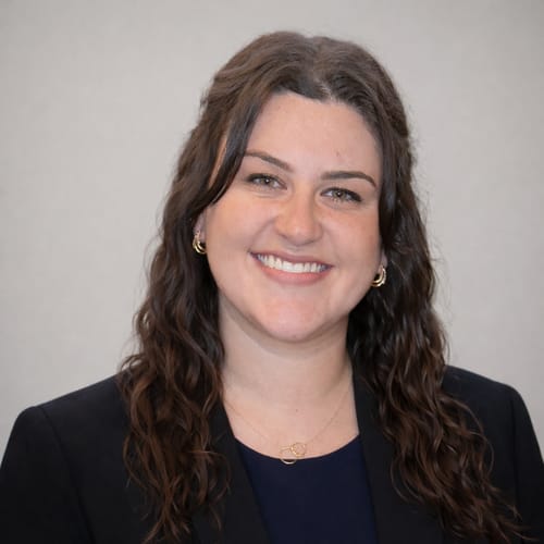 Headshot of Carly Urbanovich, LCSW