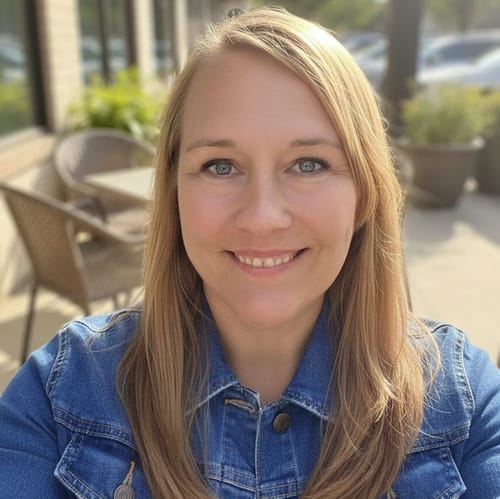 Headshot of Kirstie Holbrook, LPC