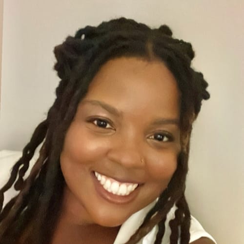 Headshot of Angelynn Lindor, LMHC
