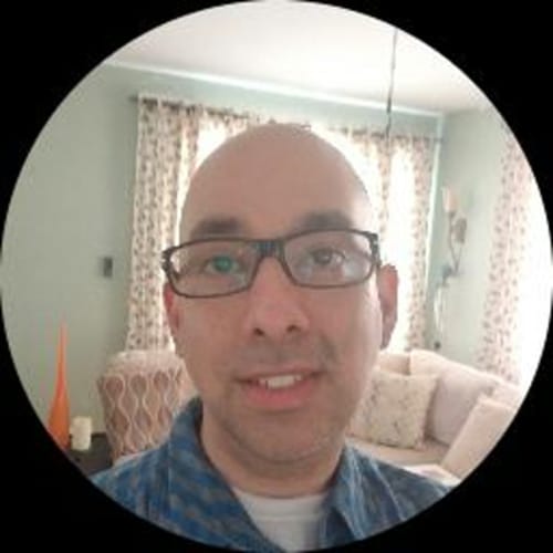 Headshot of Eric Velazquez-Sanchez, LMHC