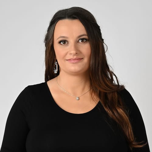 Headshot of Anna Zeglen, LCPC
