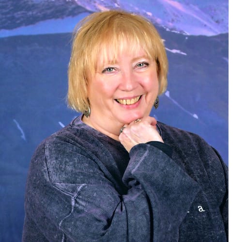 Headshot of Leia Ogburn, LCSW
