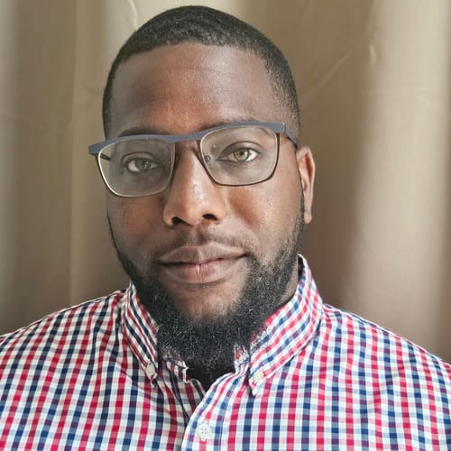 Headshot of Dominik Carter, LCSW