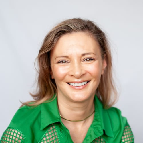 Headshot of Elena Fosness, LMFT