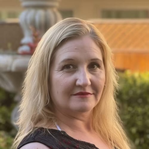 Headshot of Rachel Connelly, LMFT