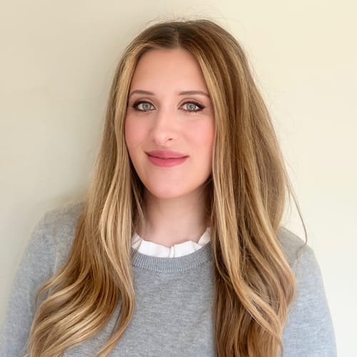 Headshot of Julia Cramer, LMFT