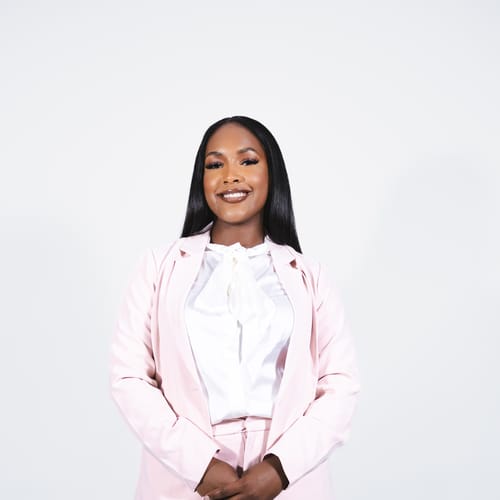 Headshot of Jasmine Robinson, LICSW