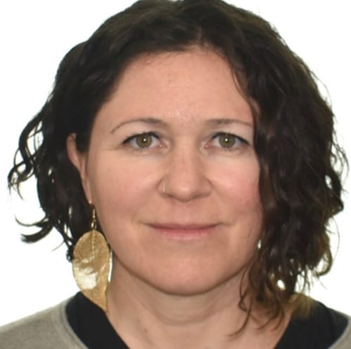 Headshot of Ari Spalding, LICSW