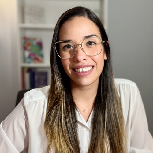 Headshot of Stephanie Fragoso Reyes, LMHC