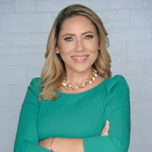 Headshot of Yamila Lezcano, LMHC