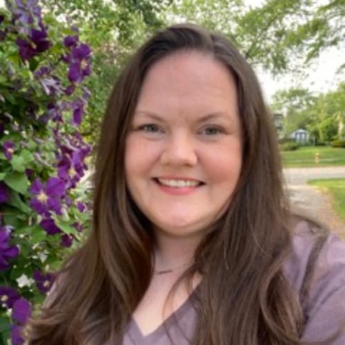 Headshot of Stephanie Nash, LCSW