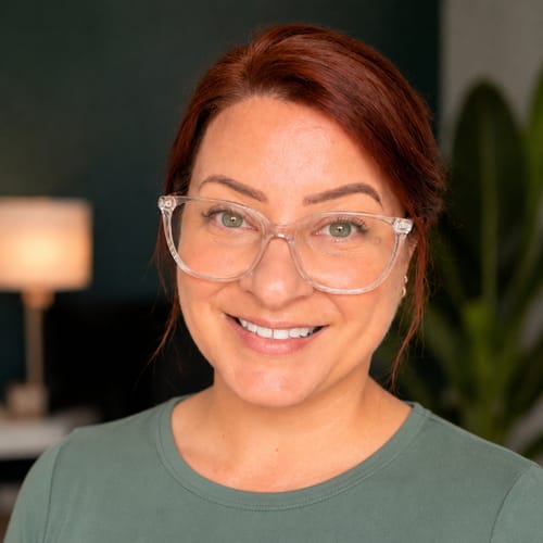 Headshot of Kelly Singleton, LCSW