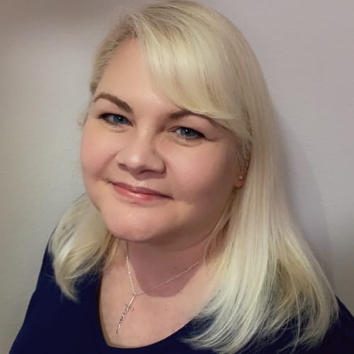 Headshot of Mary Thacker, LPC