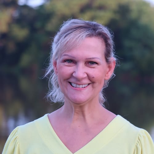 Headshot of Elizabeth Wold, LMHC