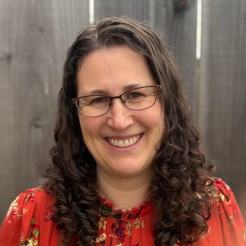Headshot of Kathryn Holden Klingler, LMFT